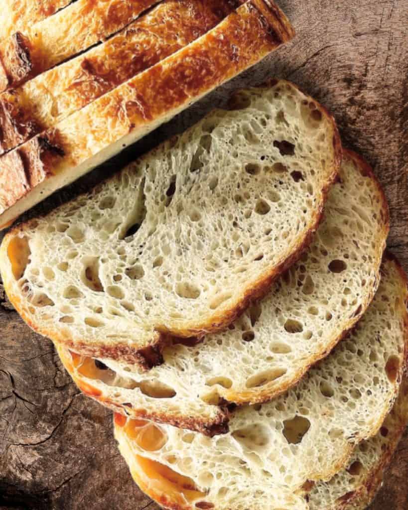 Prerez durum kruha z drožmi in zračno sredico